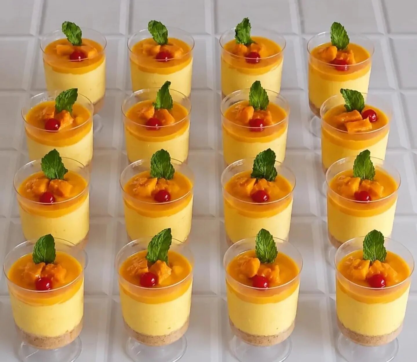 Mango dessert cups